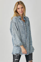 RISEN Distressed Denimhemd mit offener Saumkante