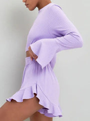 Rundhals-Langarmshirt und Rüschenshorts-Set