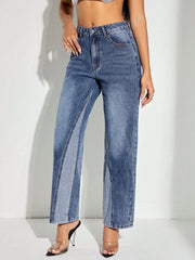 Kontrastierende Patchwork-Jeans mit geradem Bein und Taschen