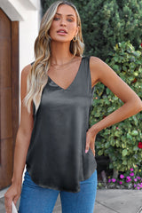 Einfaches V-Neck-Tanktop mit breiten Trägern