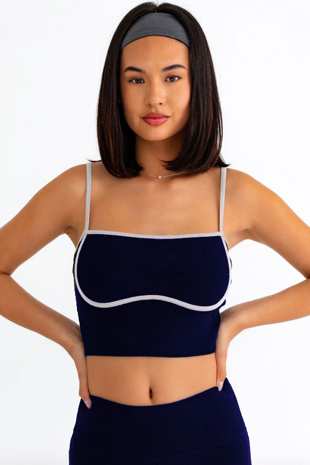 Le Lis Geripptes bauchfreies Top und Hochbund-Leggings-Set aus gebürstetem Stoff