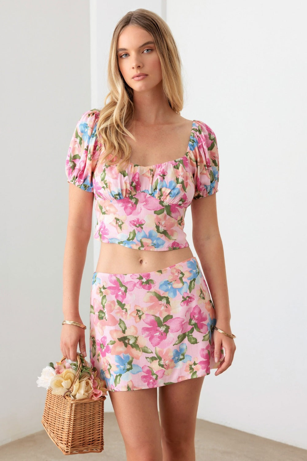 Le Lis geblümtes Crop Top mit Puffärmeln und Minirock-Set