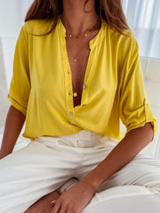 Bluse mit halber Knopfleiste, V-Ausschnitt und halben Ärmeln