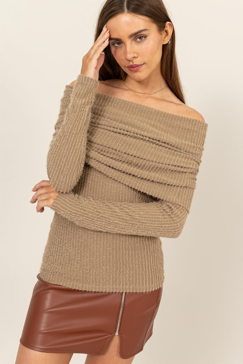 HYFVE Flauschiges Off-Shoulder Stricktop mit Struktur